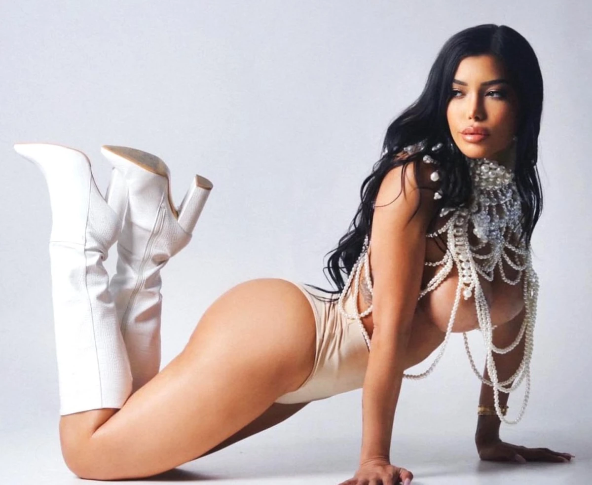Adriana escort in Munich