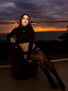 Amina escort in Munich