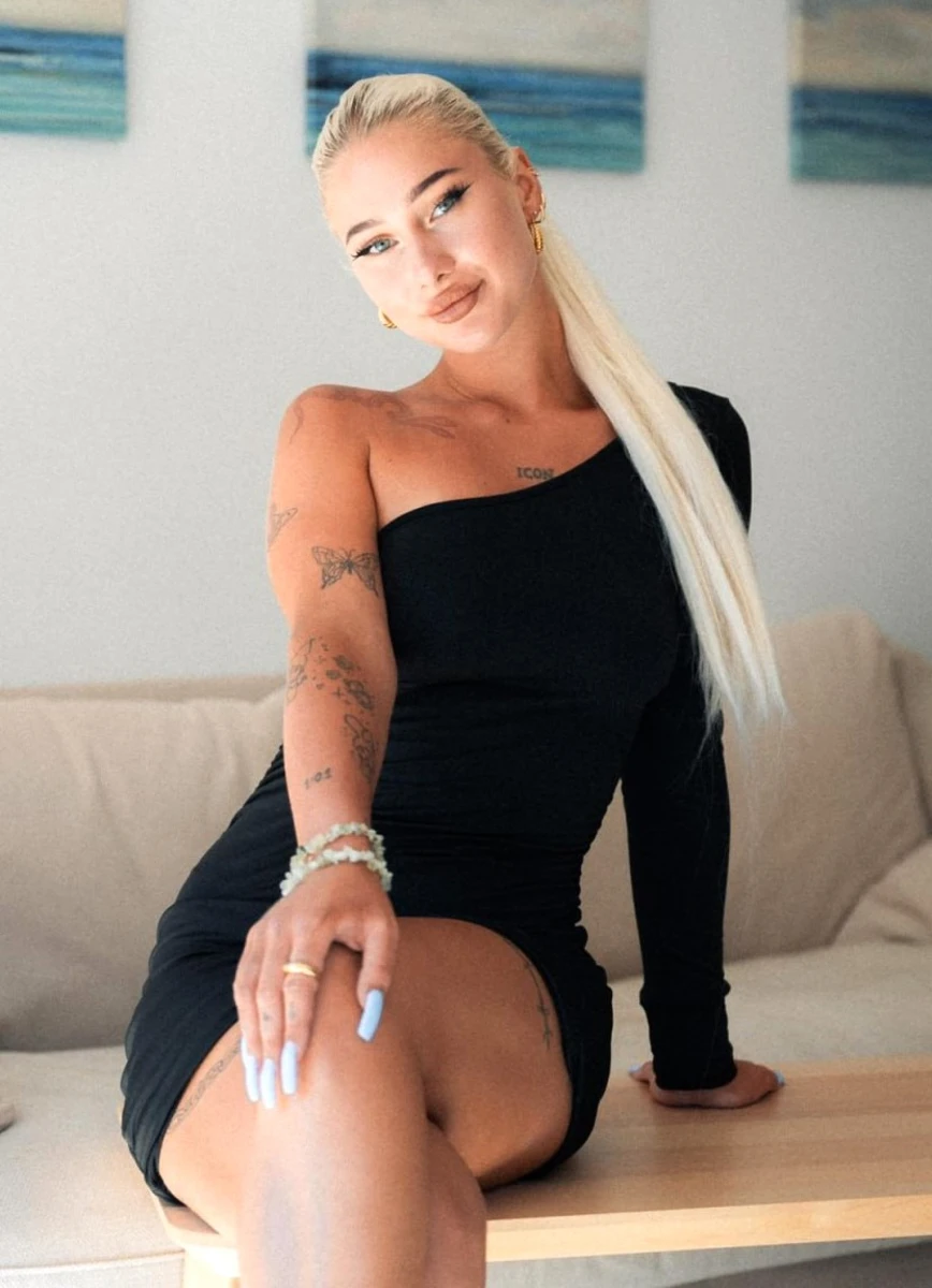 Elina escort in Munich
