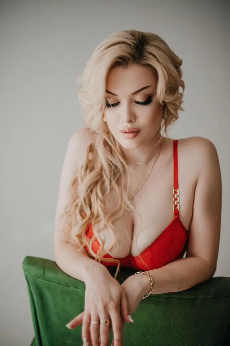 Karolina escort in Munich