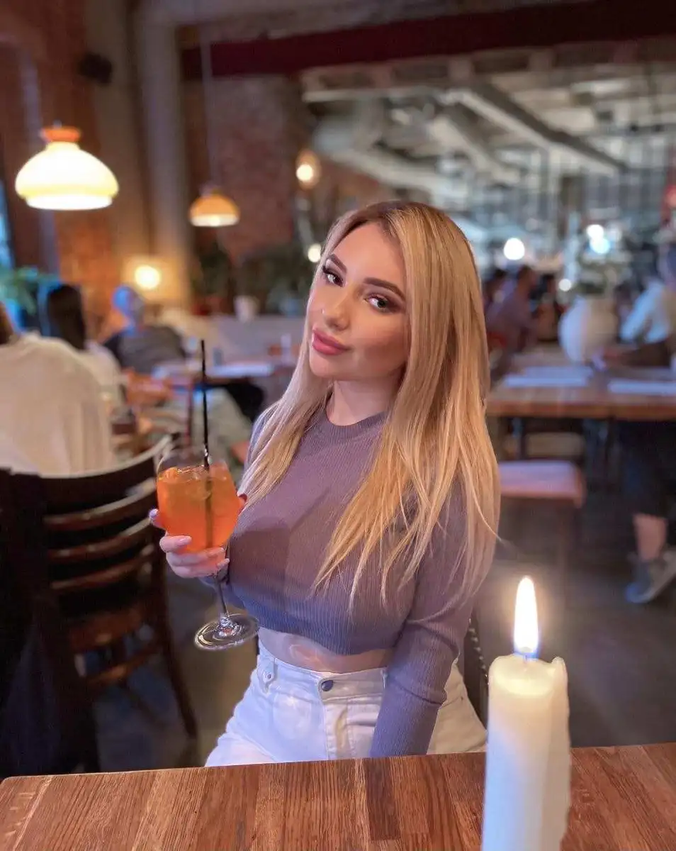 Mika escort in Munich