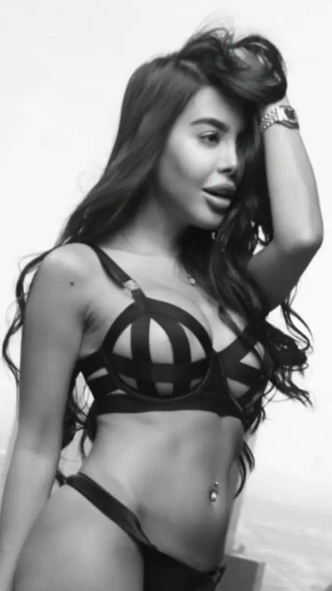 Nina escort in Munich
