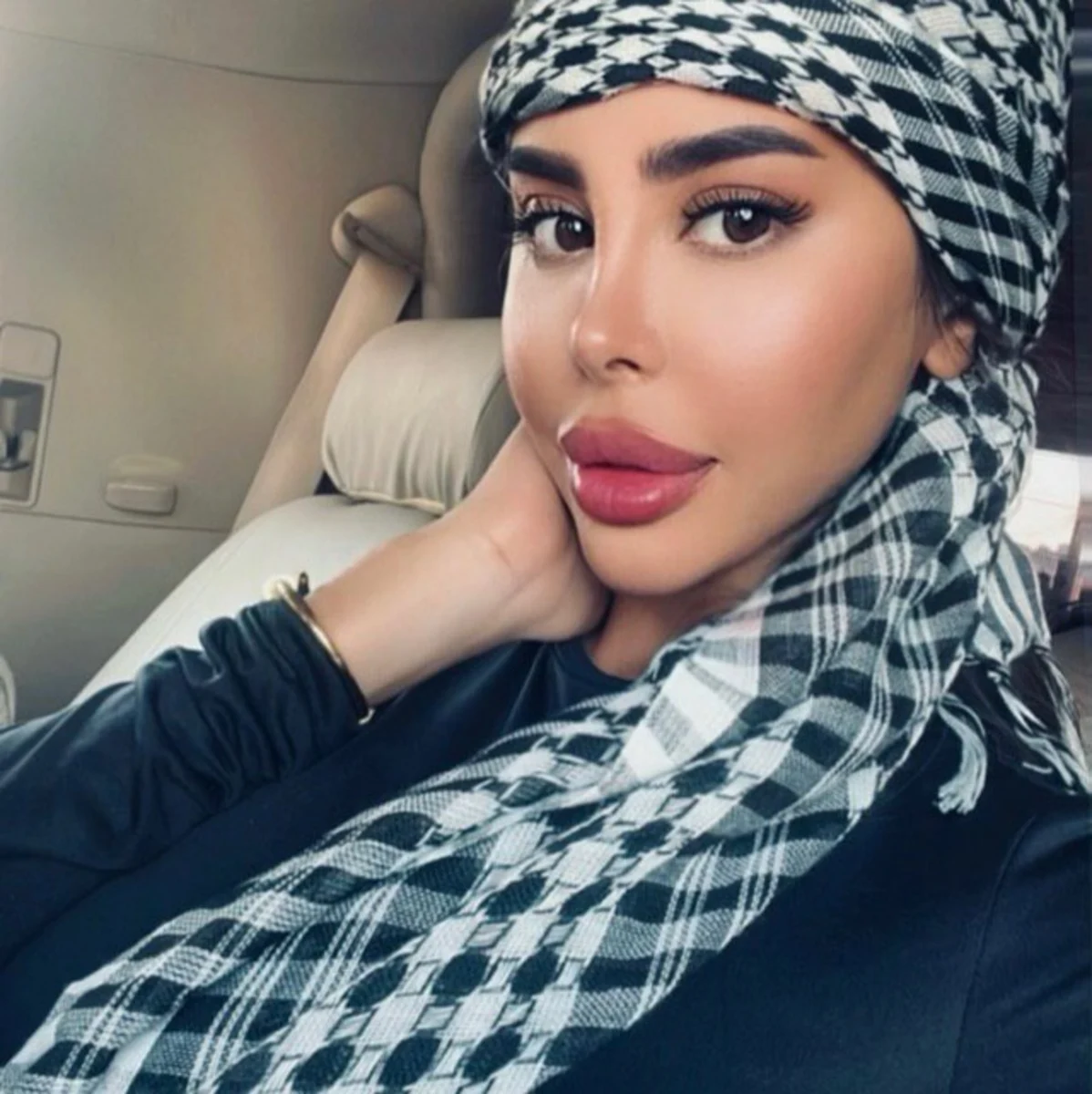 Nina escort in Munich