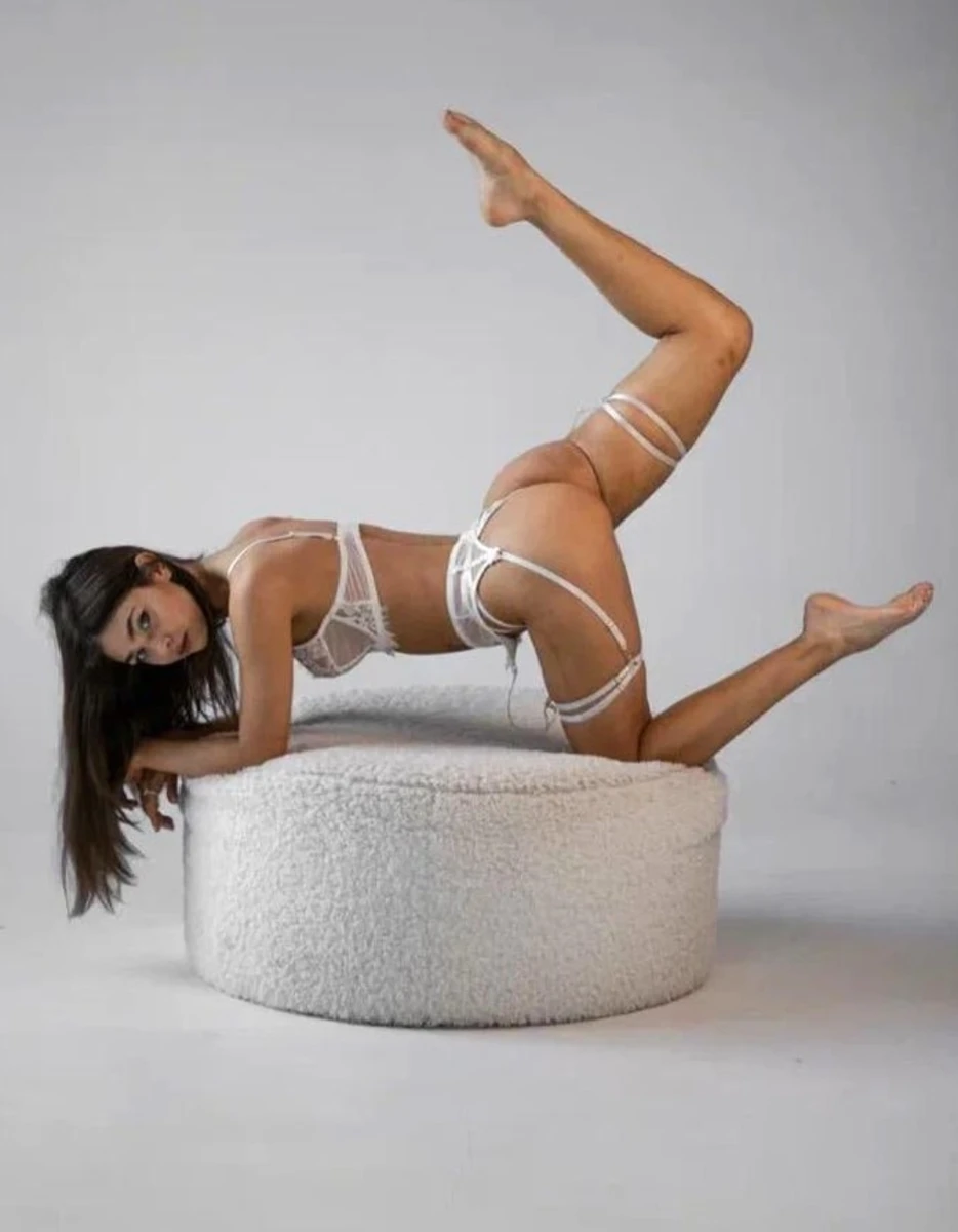 Yana escort in Munich